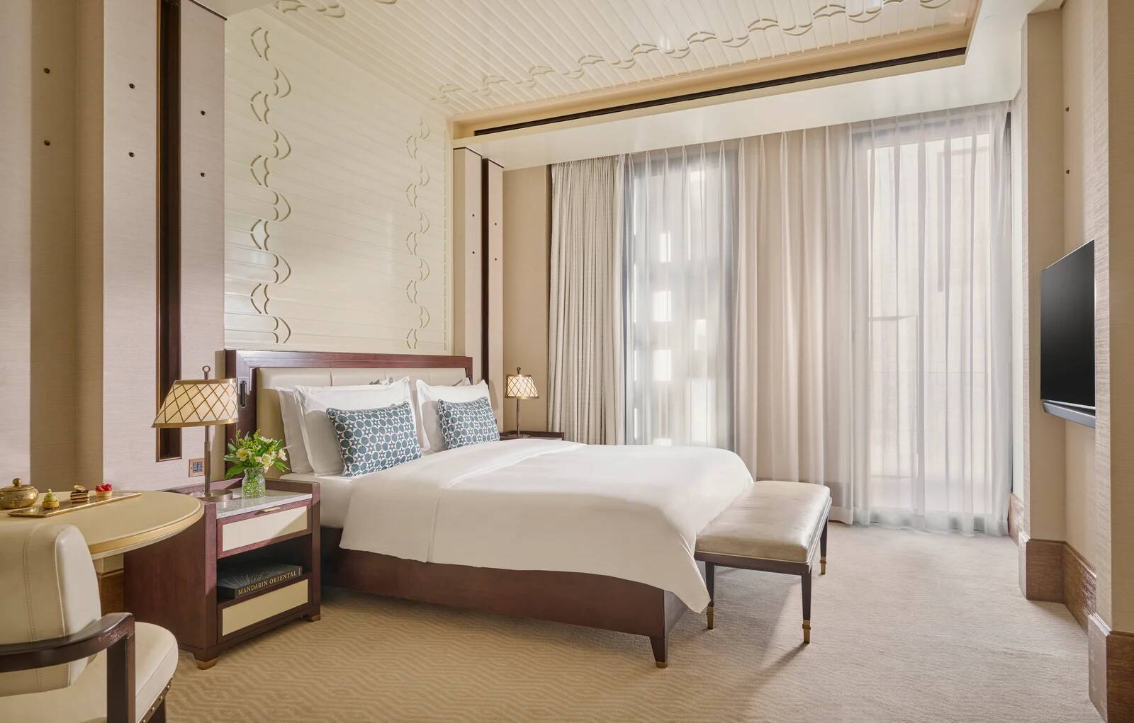 DELUXE KING ACCESSIBLE ROOM