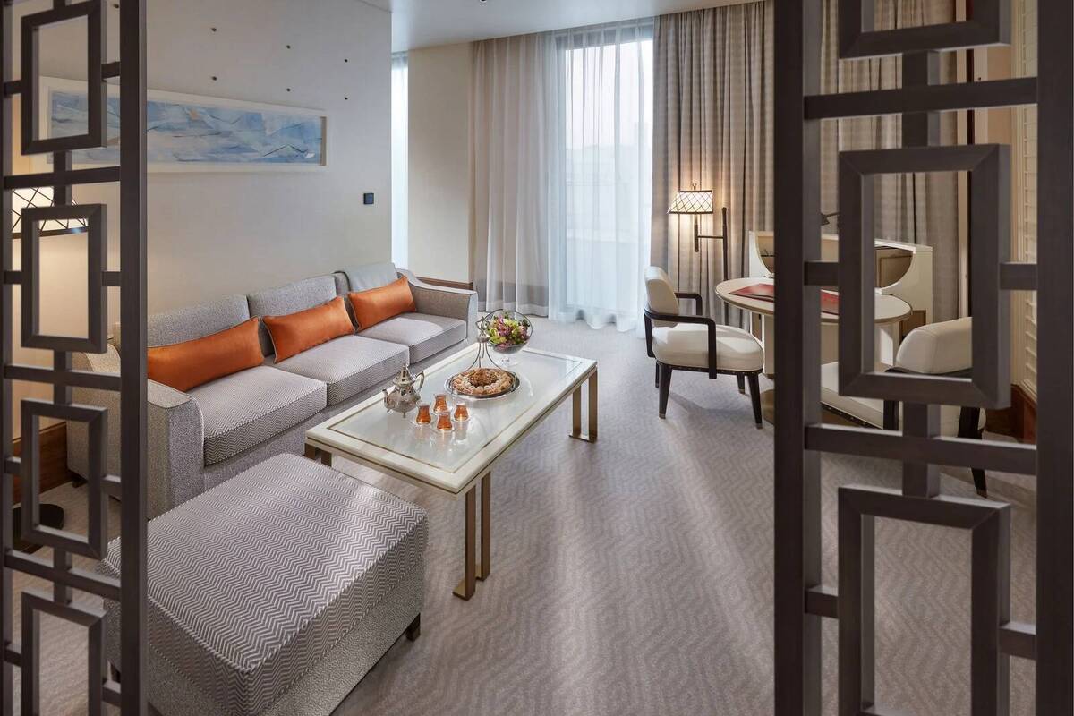 JUNIOR KING SUITE
