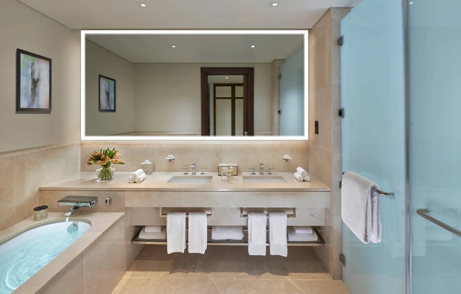 ONE BEDROOM APARTMENT