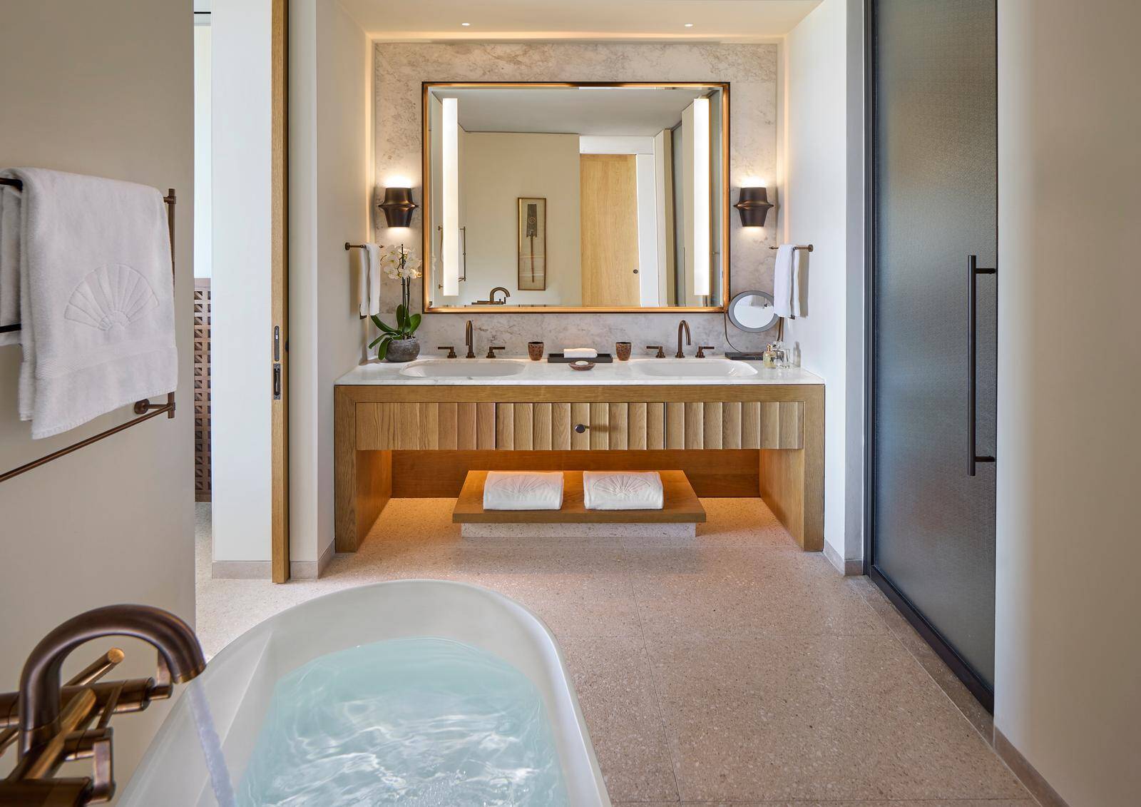INTERCONNECTING BEACH CLUB JUNIOR SUITES