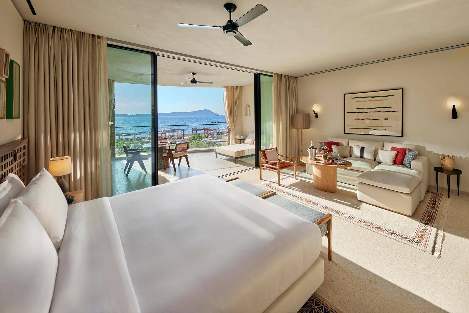INTERCONNECTING BEACH CLUB JUNIOR SUITES