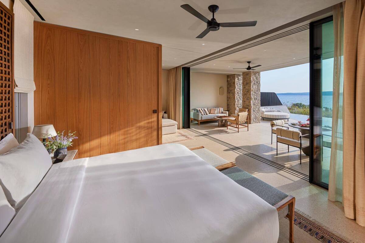 INTERCONNECTING MANDARIN POOL VILLAS