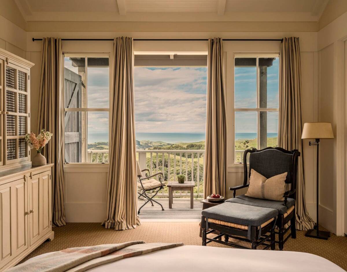 HILLTOP JUNIOR SUITE