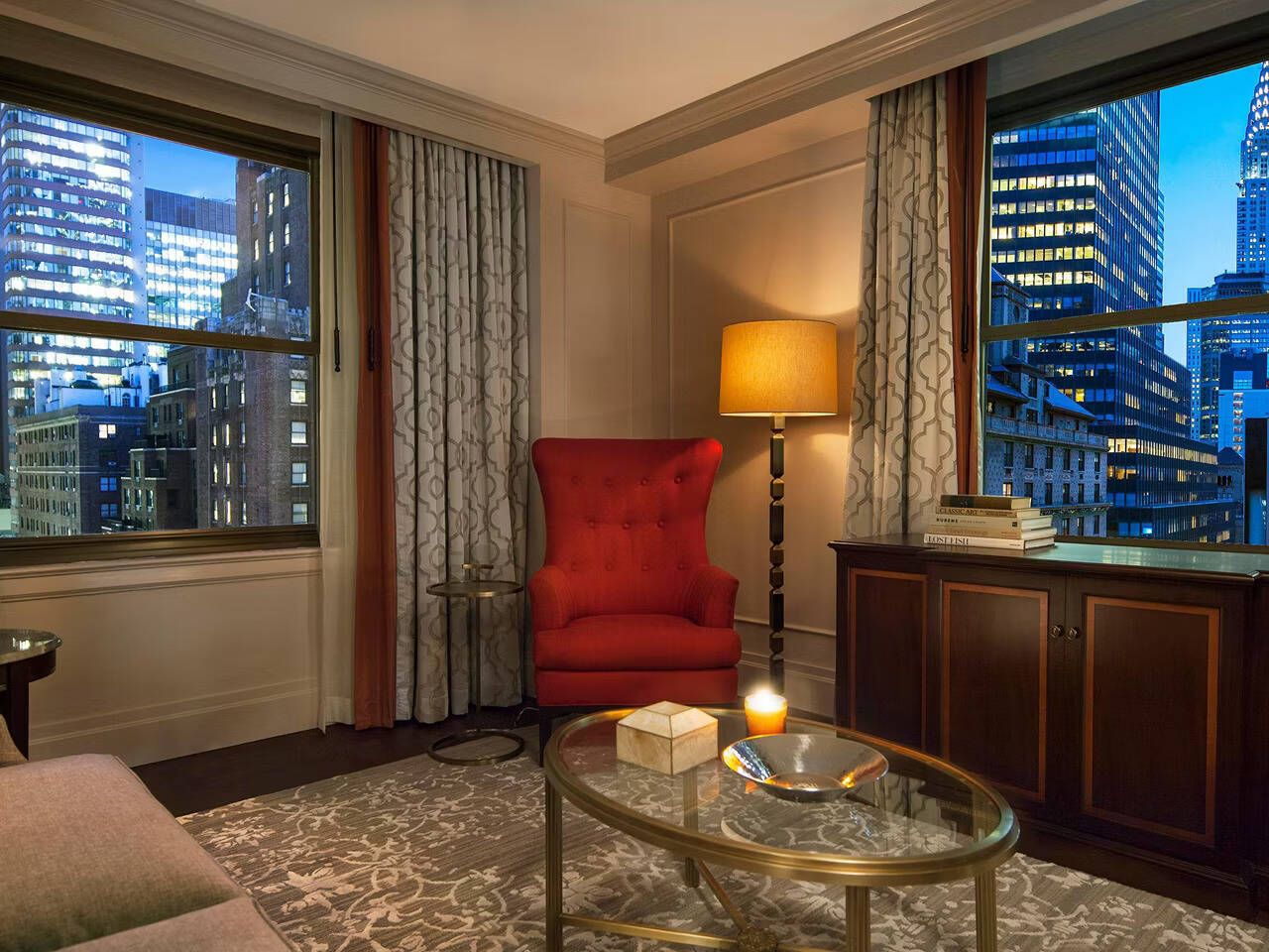 ONE BEDROOM SUITE DINING AREA