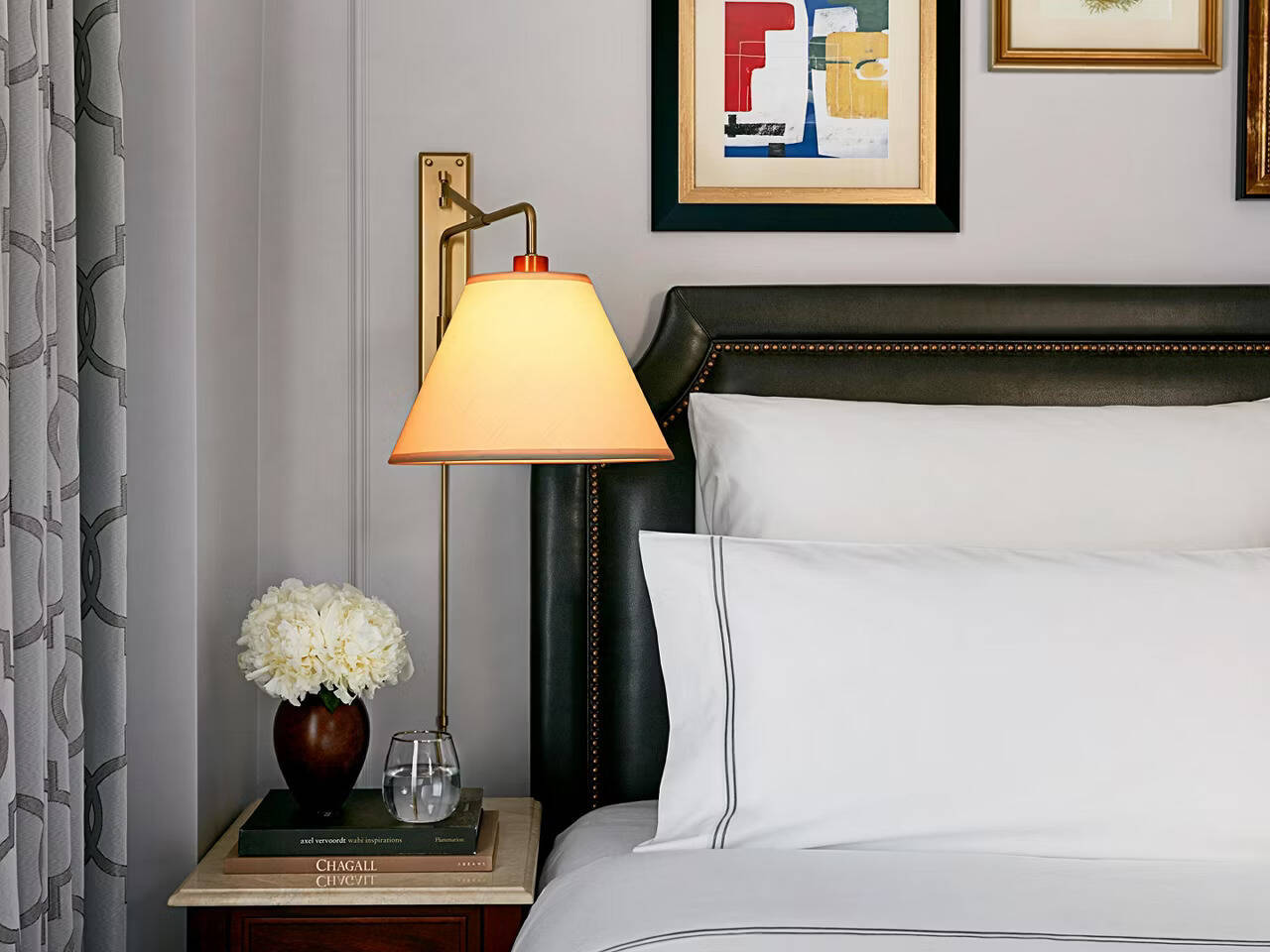 ONE BEDROOM SUITE DINING AREA