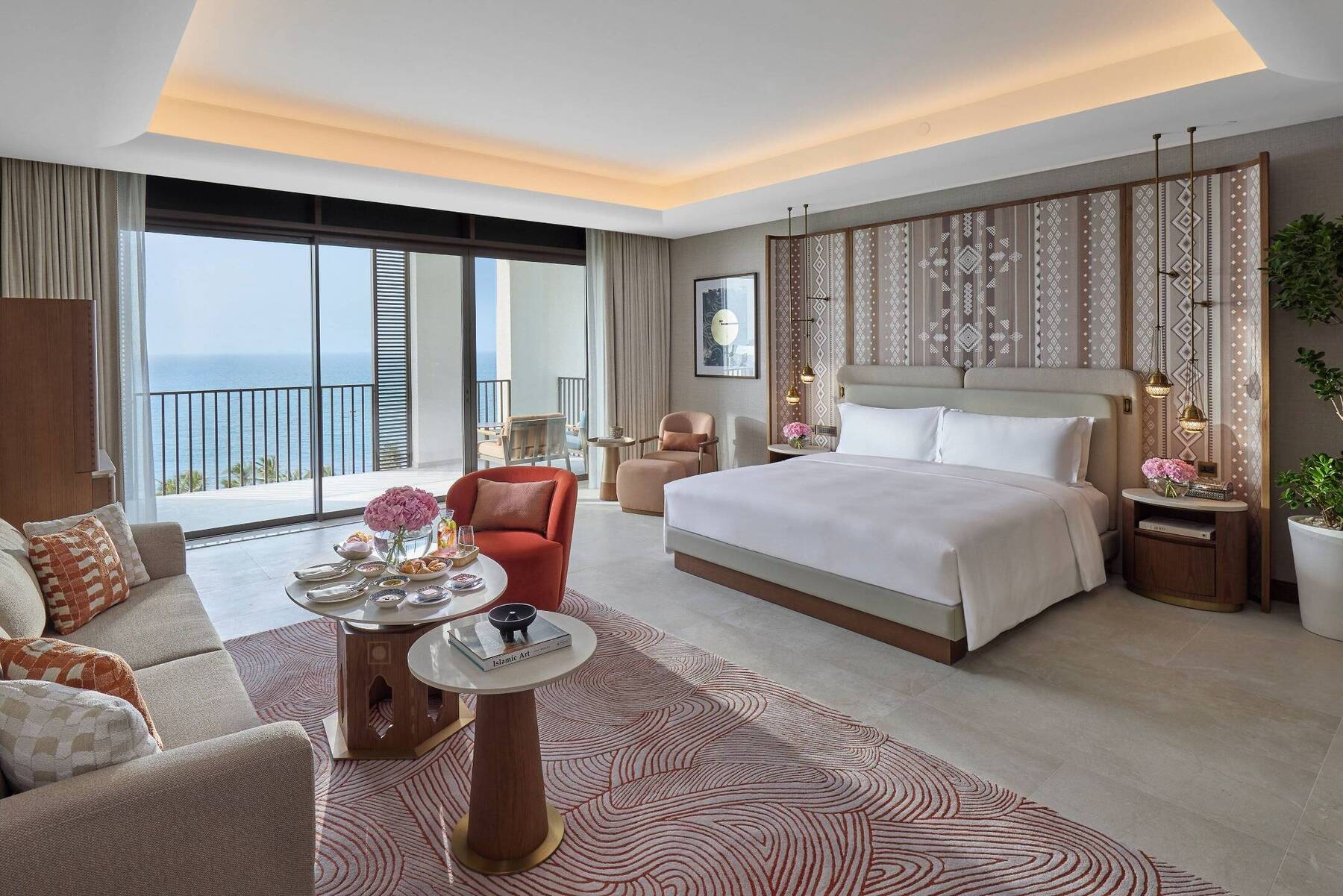 JUNIOR SEA VIEW KING SUITE