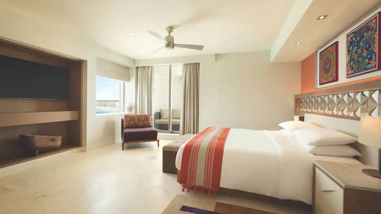 Oceanfront Club Master Suite