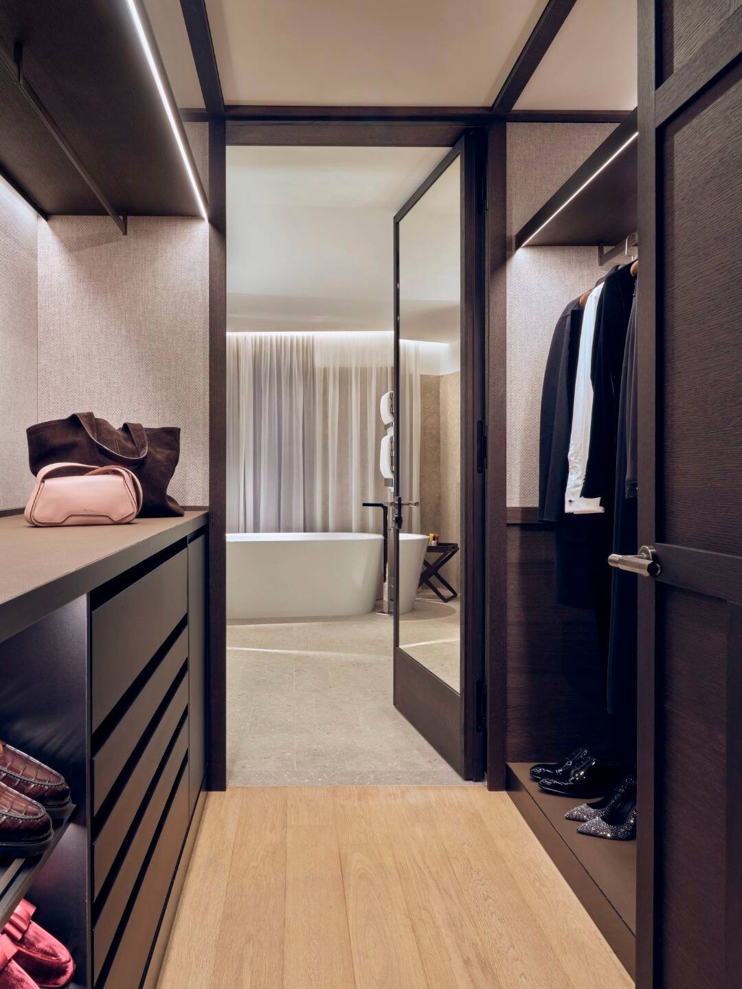 SERLAS WING SUITE