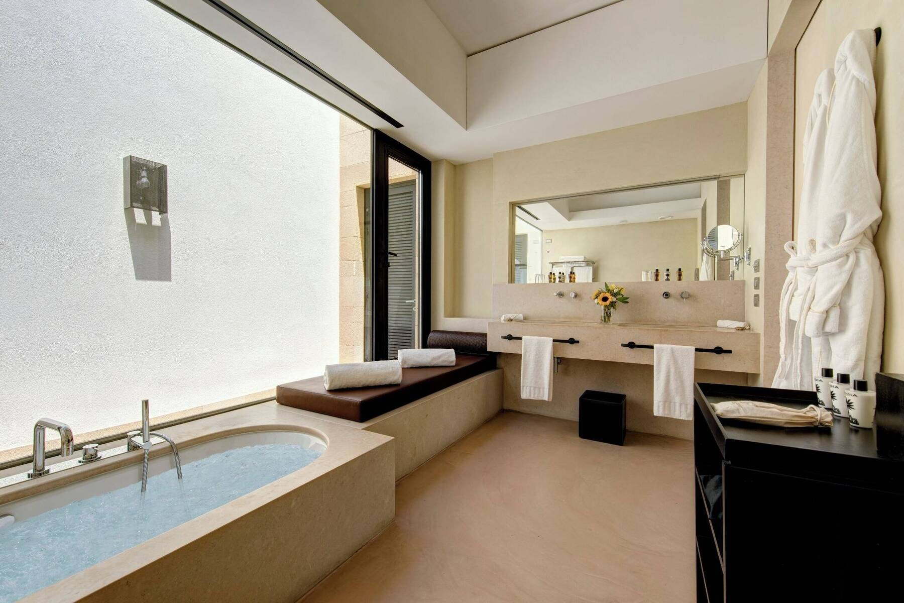 Three Bedroom Peonia Suite with Pool