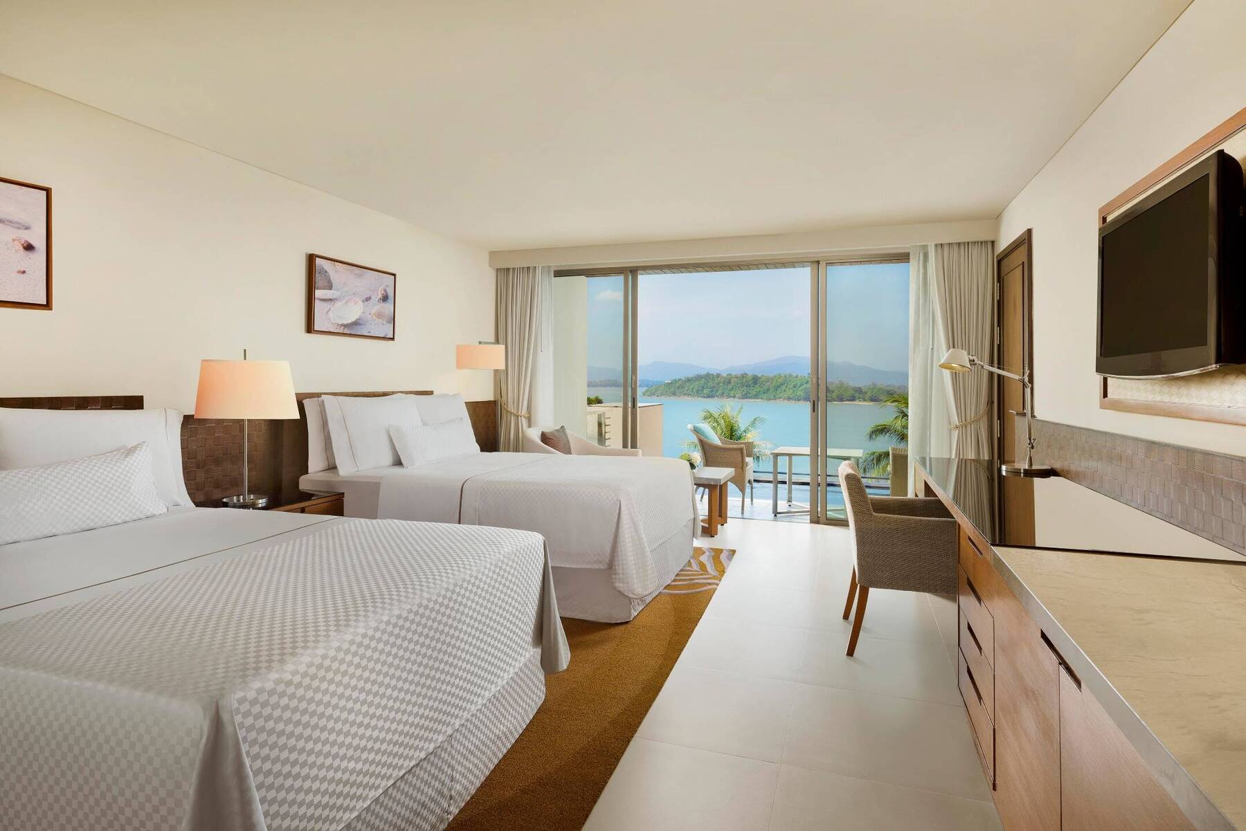 OCEANFRONT DOUBLE, POOL ACCESS