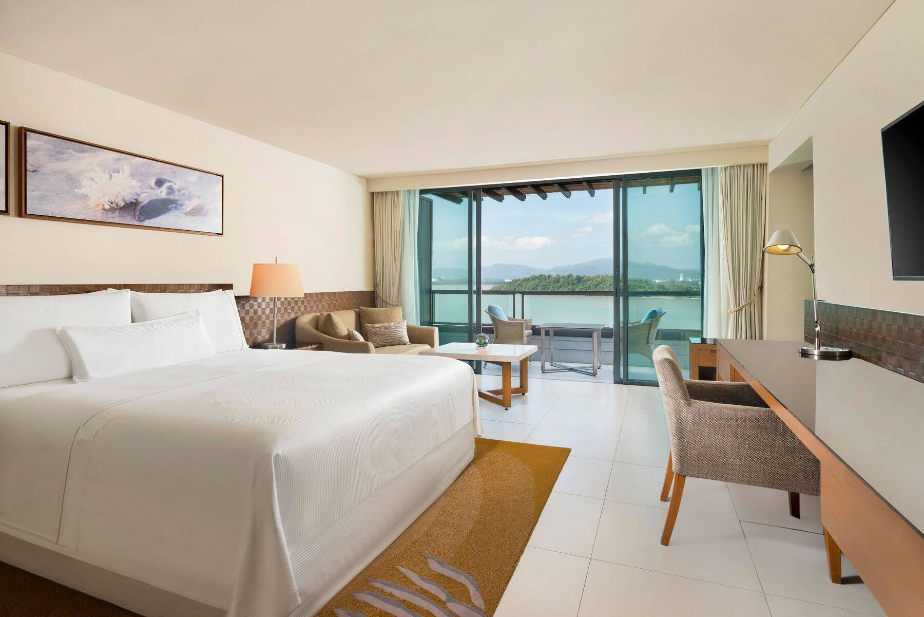 PREMIUM OCEANFRON KING SUITE, SOFA BED