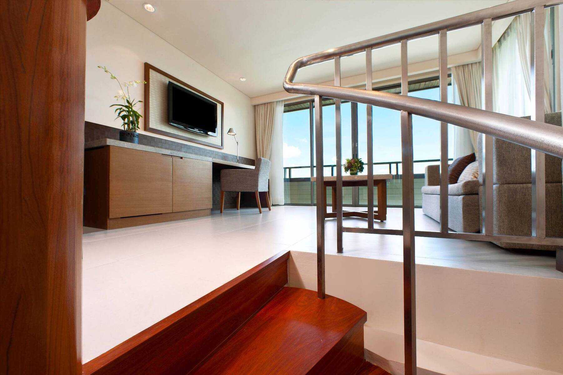 DUPLEX OCEANFRONT SUITE, SOFA BED