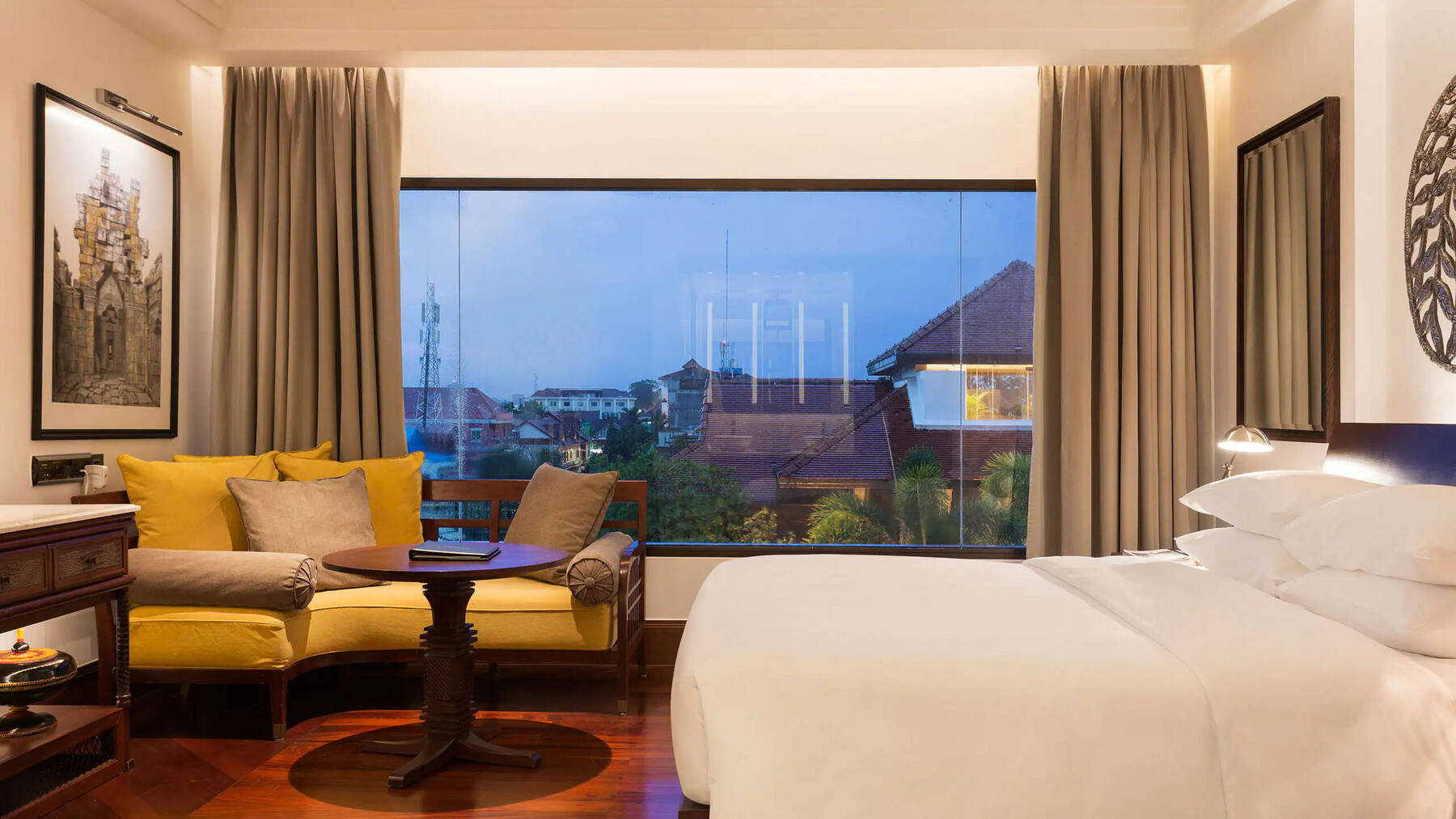 King Bed Room with Garden View