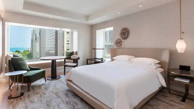 Lake View King Room