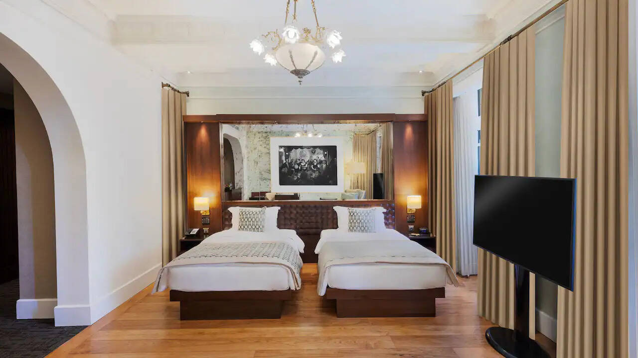 Twin Deluxe Room