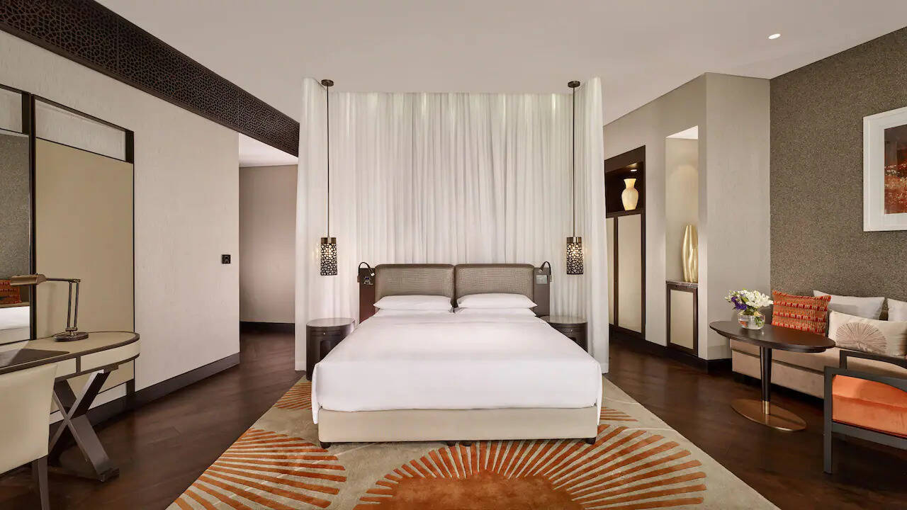 Connecting Suite 