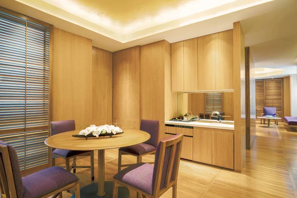 GOLDEN BO SUITE