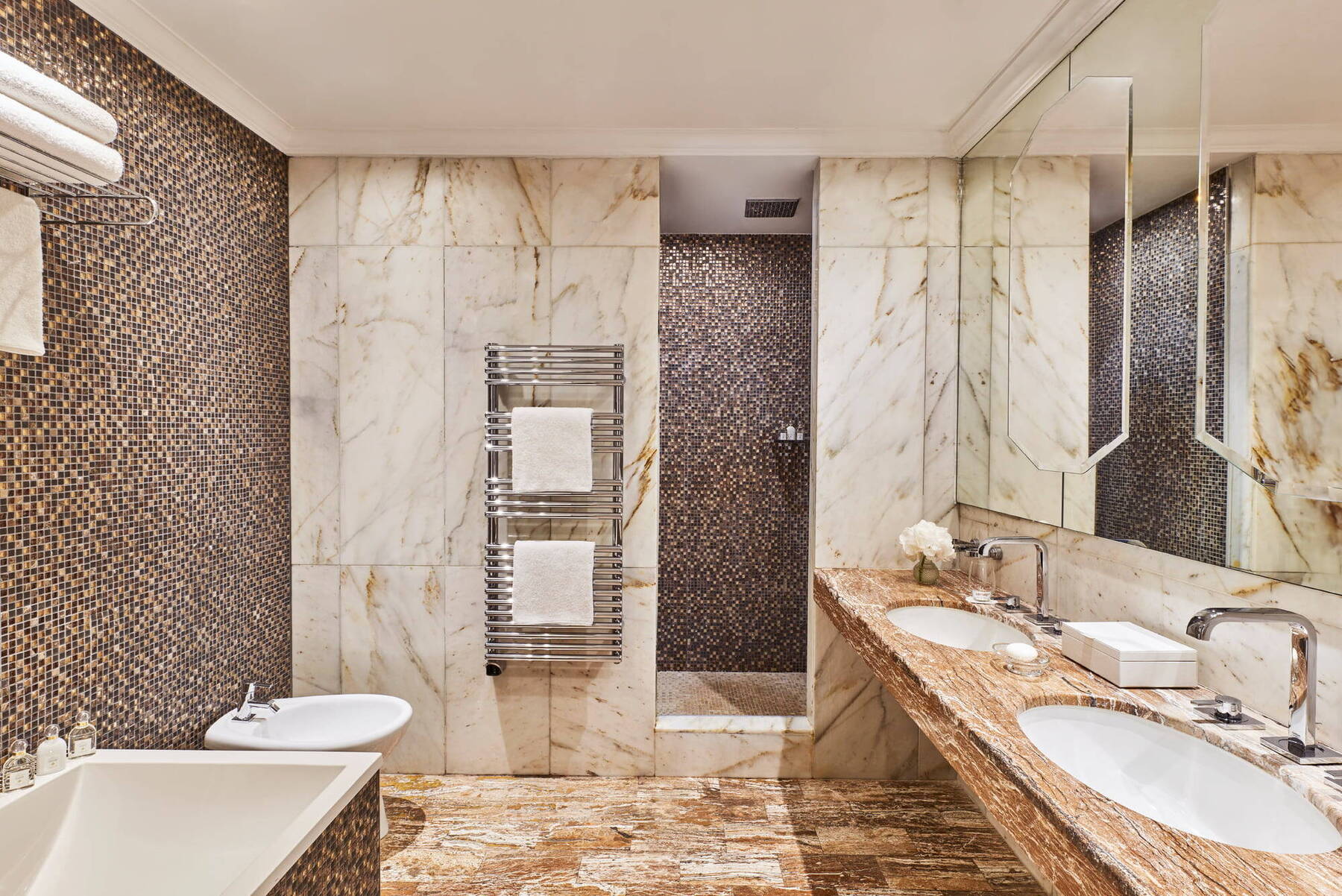 Deluxe Sea View Suite