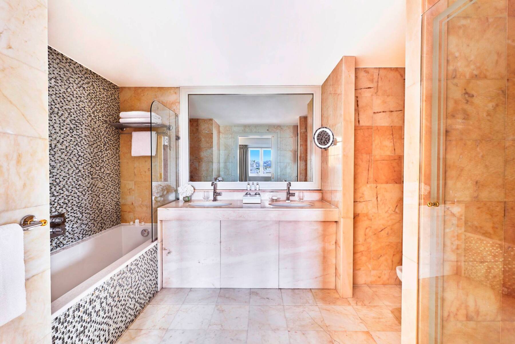 Christian Dior Suite