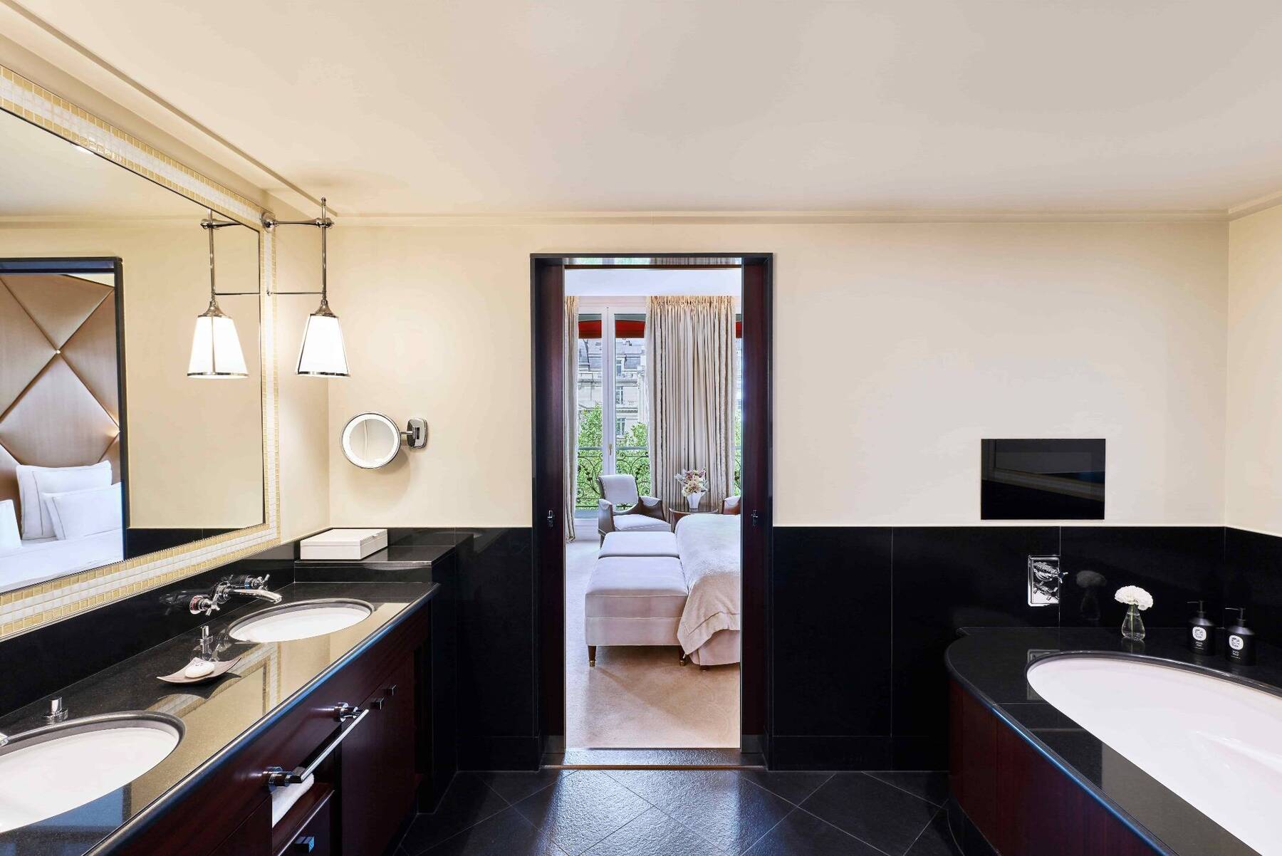 Grand Prestige Champs-Elysées Suite