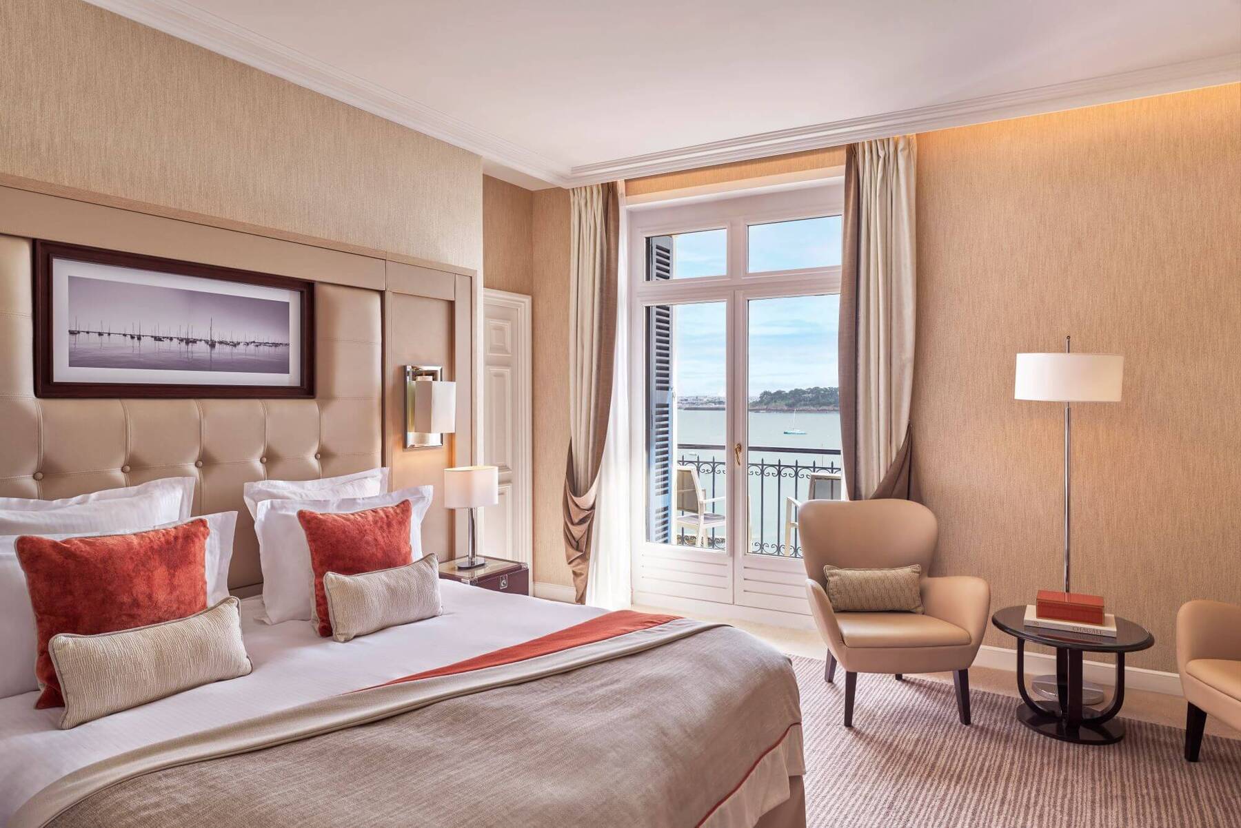 DELUXE SEA VIEW ROOM