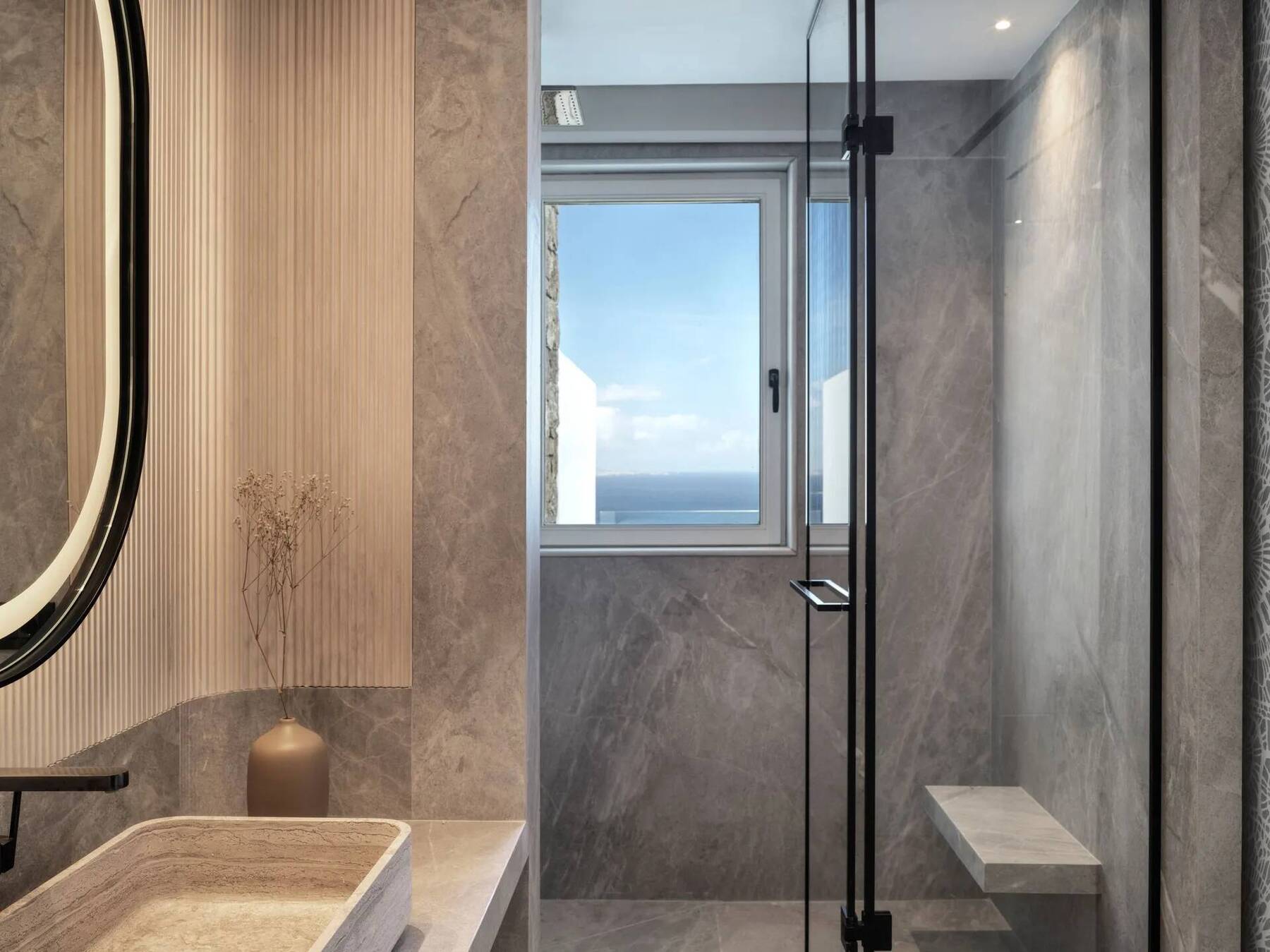 DELTA ROOM WITH HOT TUB AND SEA VIEW