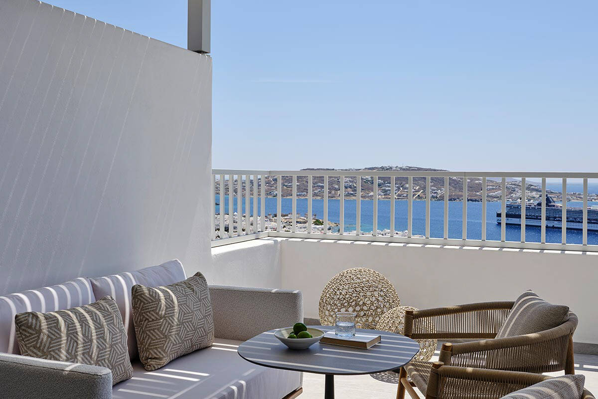 DELTA ROOM WITH PRIVATE POOL AND SEA VIEW