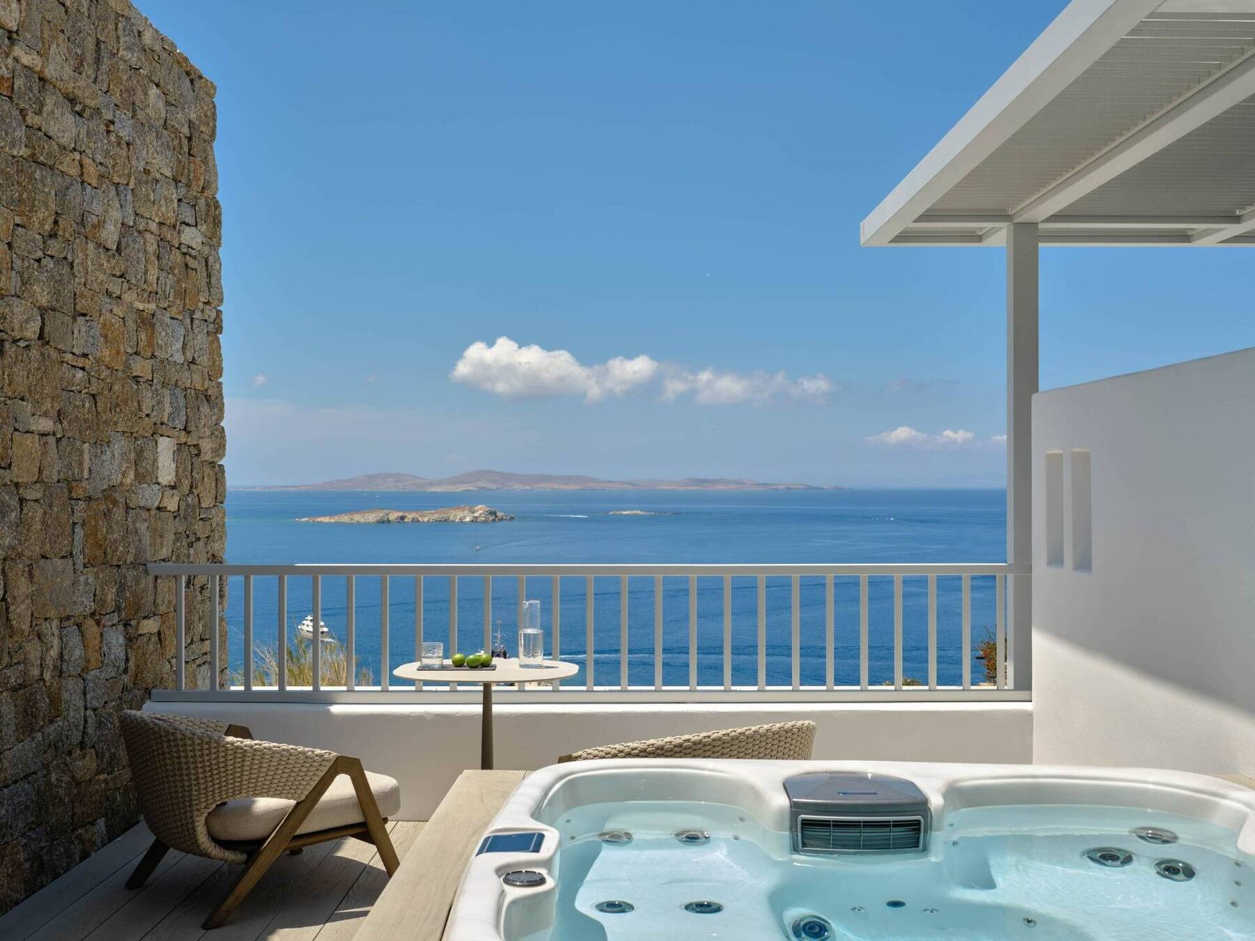 SIGMA ONE BEDROOM RESIDENCE WITH HOT TUB