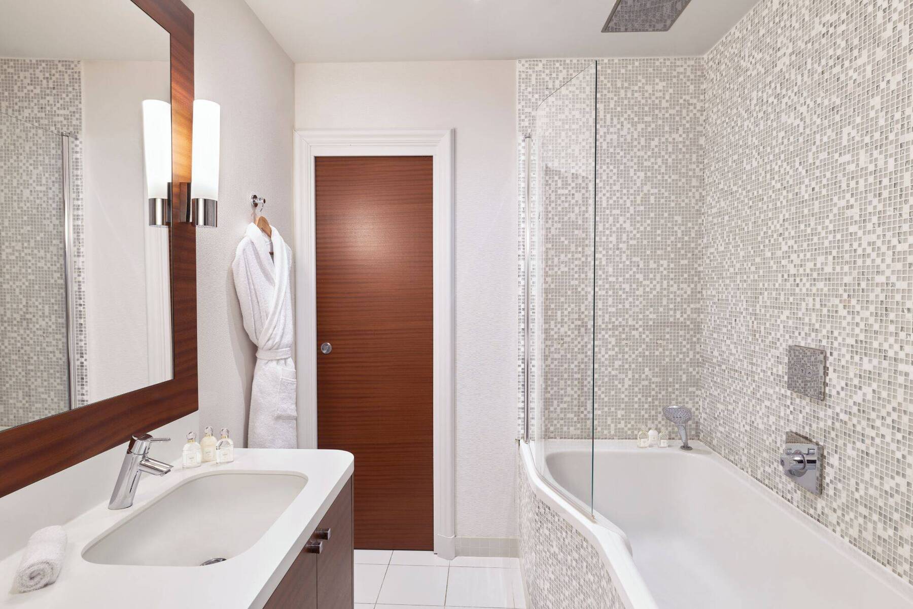 SUPERIOR CITY VIEW ROOM