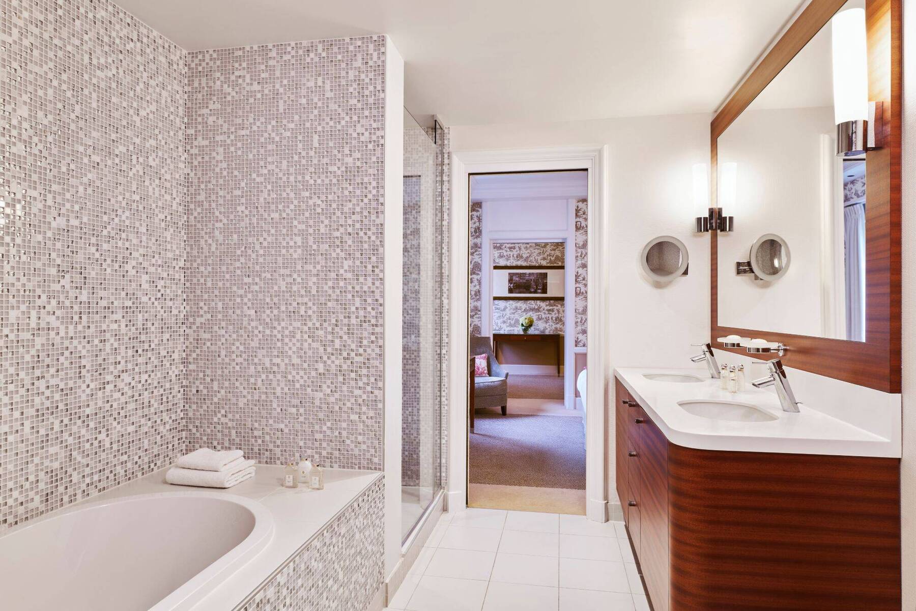 PRESTIGE JUNIOR SUITE