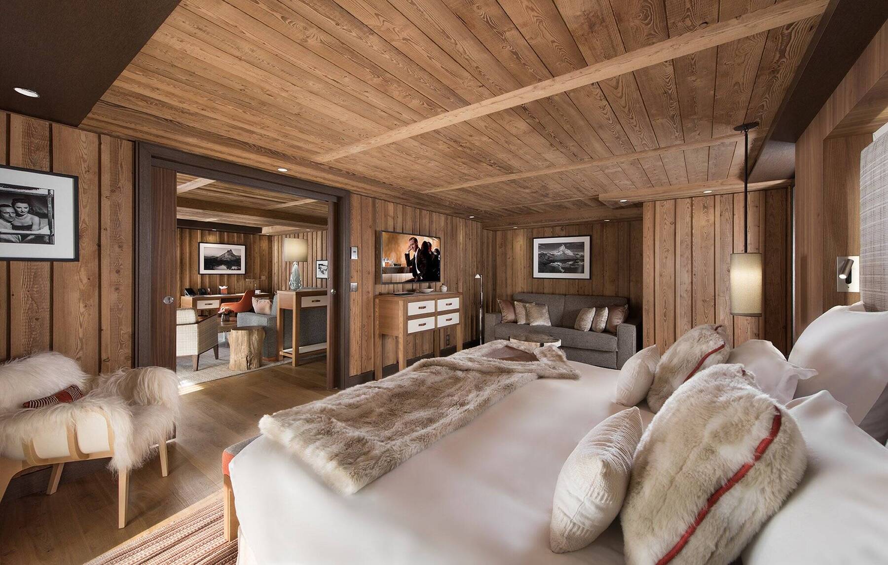 Deluxe Suite 