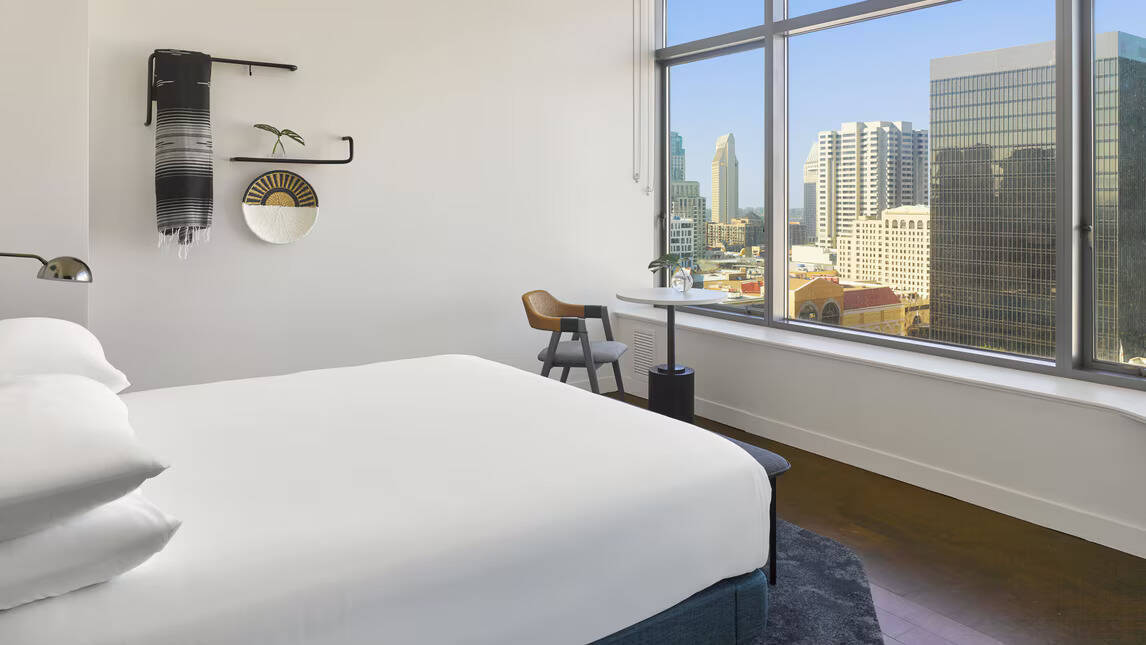 QUEEN GUEST ROOM