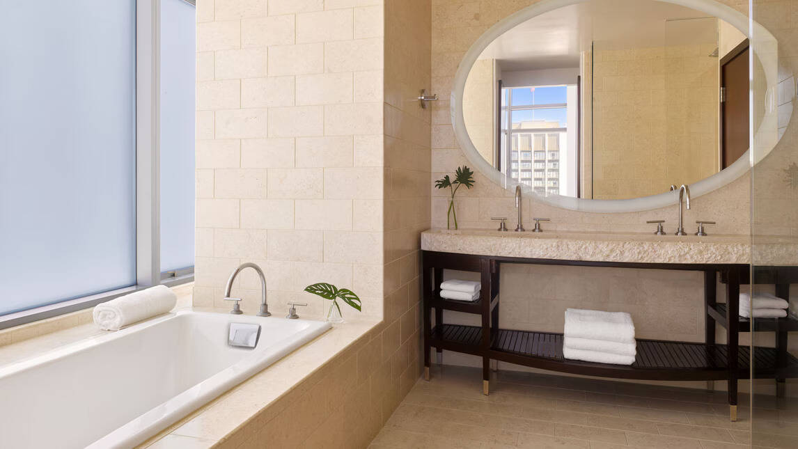ONE BEDRROOM SPA SUITE BALCONY
