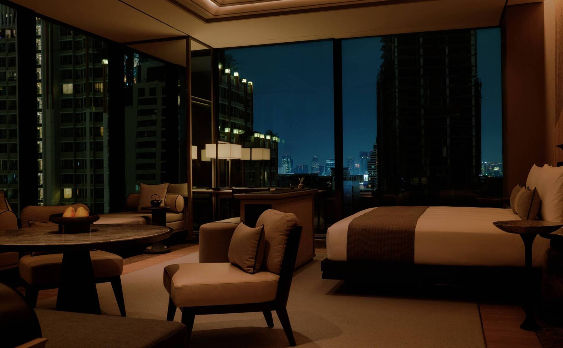 CORNER SUITE