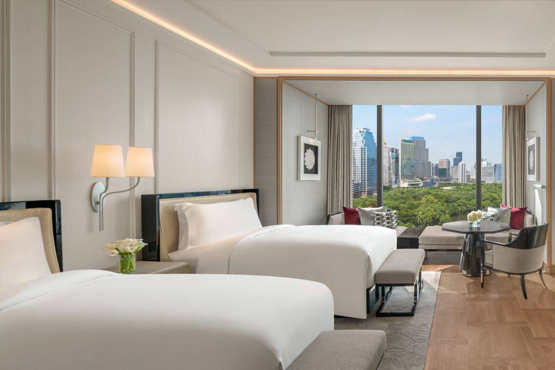 DELUXE TWO DOUBLE LUMPINI PARK VIEW