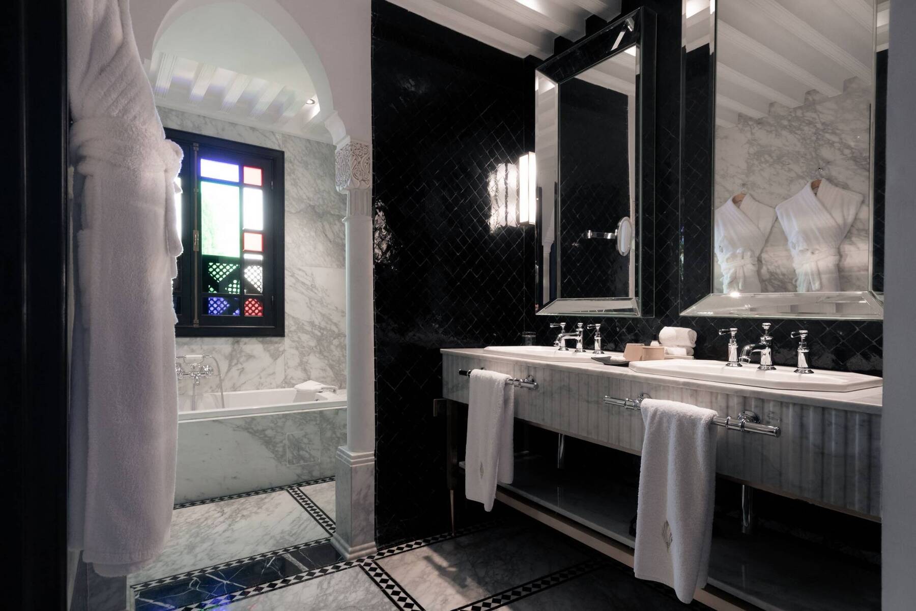 DELUXE SUPERIOR ROOM