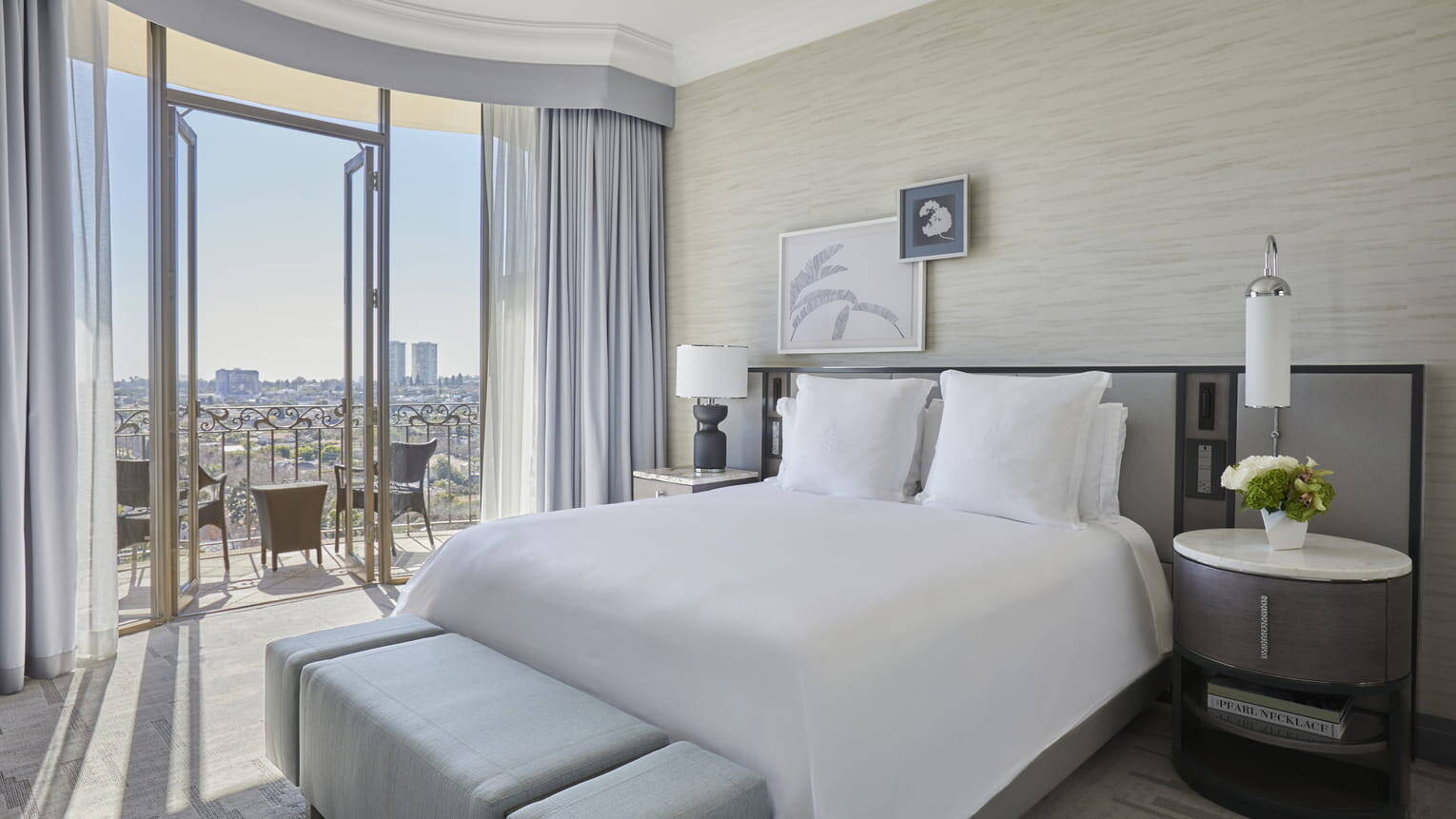 One-Bedroom Beverly Suite with Balcony