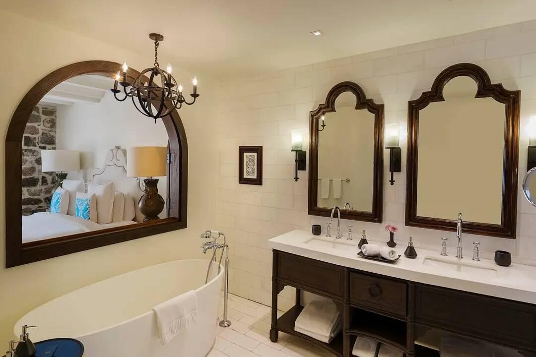 BLISS SUITE