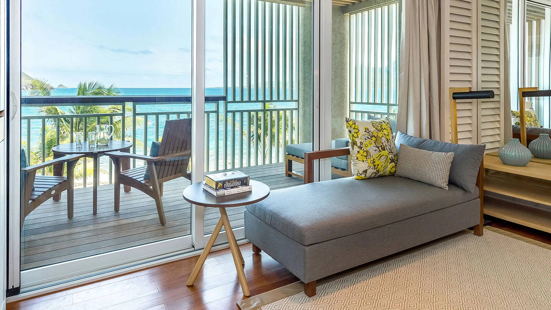 KING BED BEACHFRONT