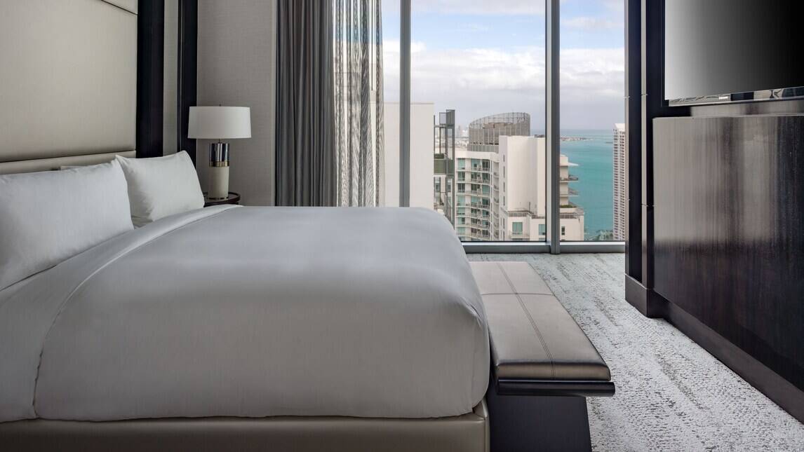 PRESIDENTIAL SUITE