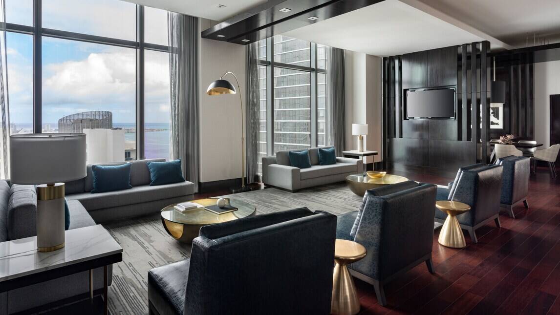 PRESIDENTIAL SUITE