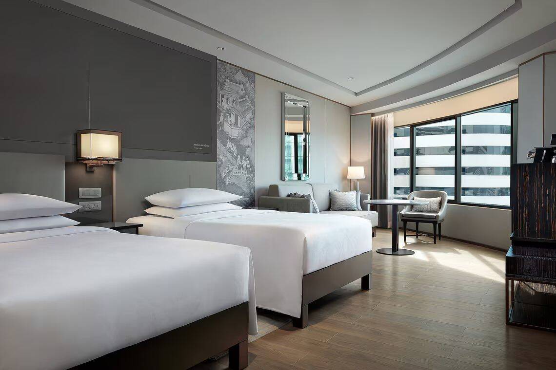 Larger Guest room Twin City view Corner room