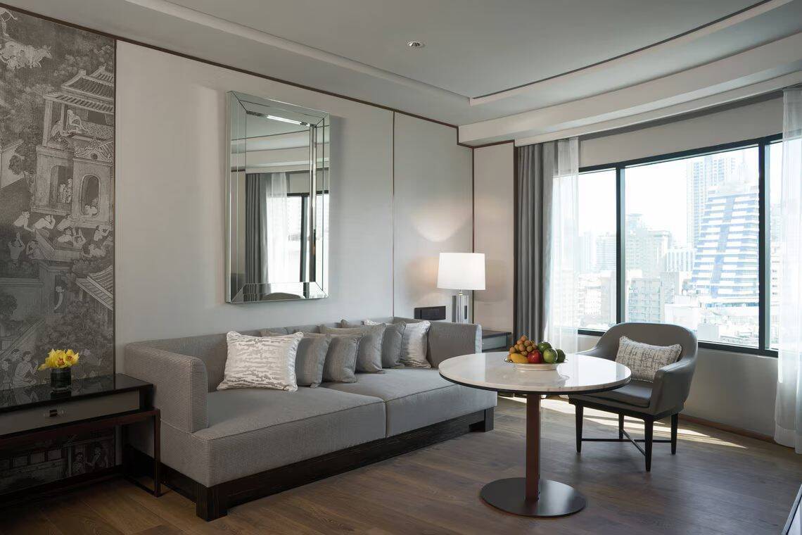 EXECUTIVE LOUNGE ACCESS ONE BEDROOM STUDIO SUITE KING