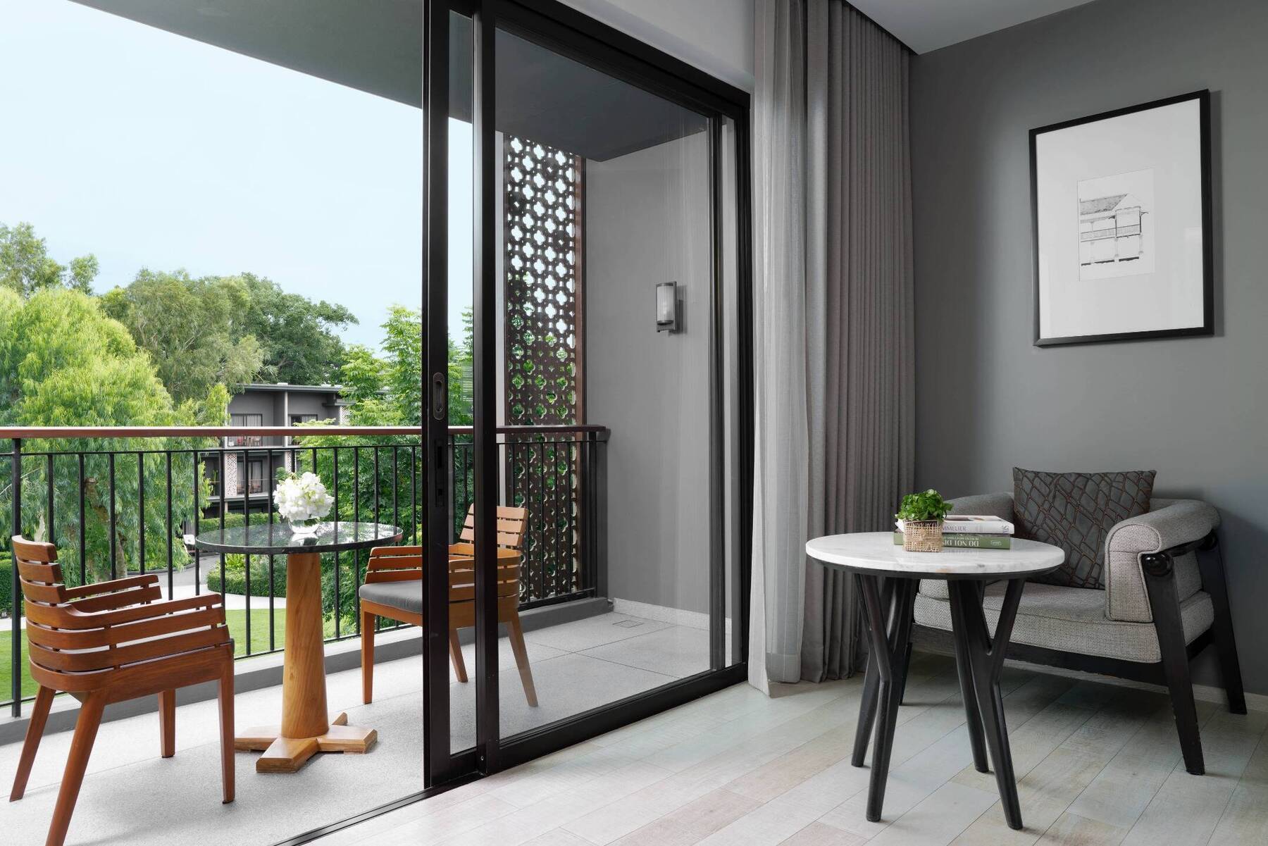 KING GUEST ROOM