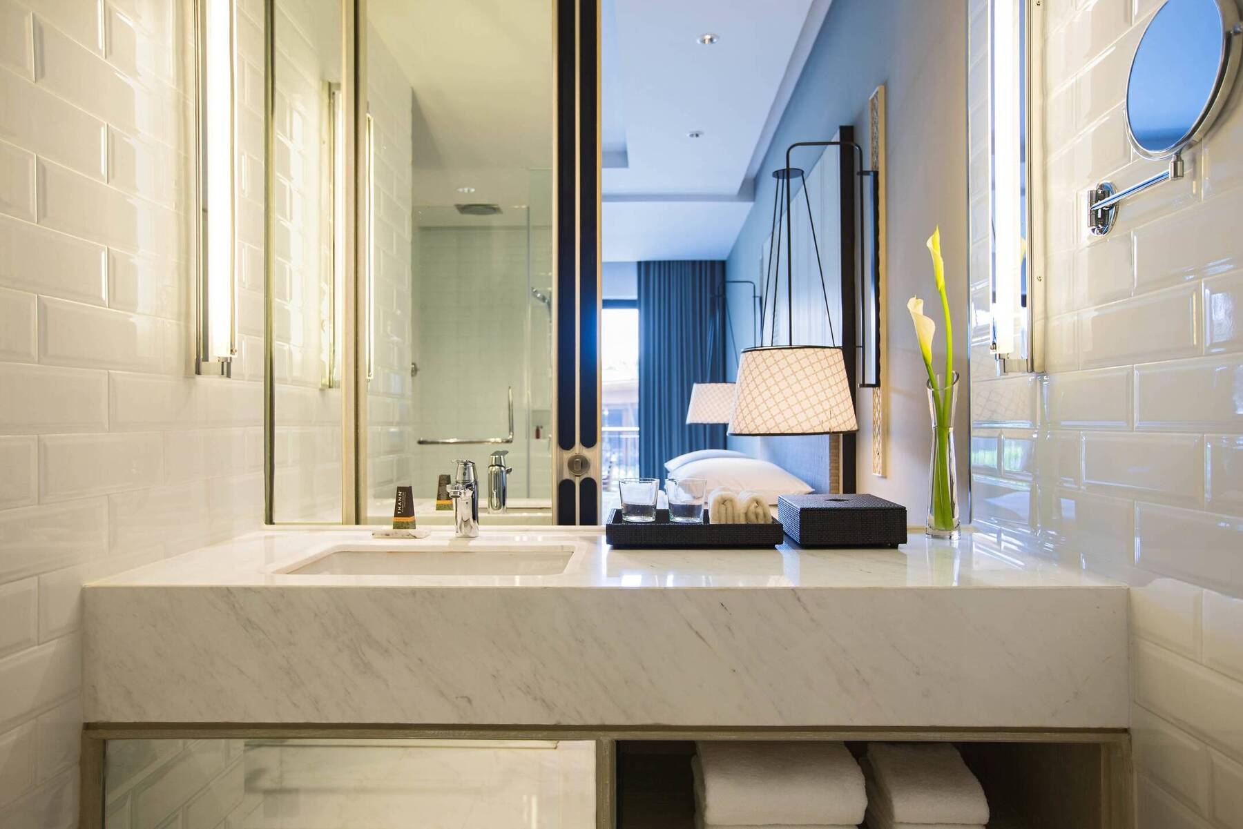 KING TERRACE ROOM