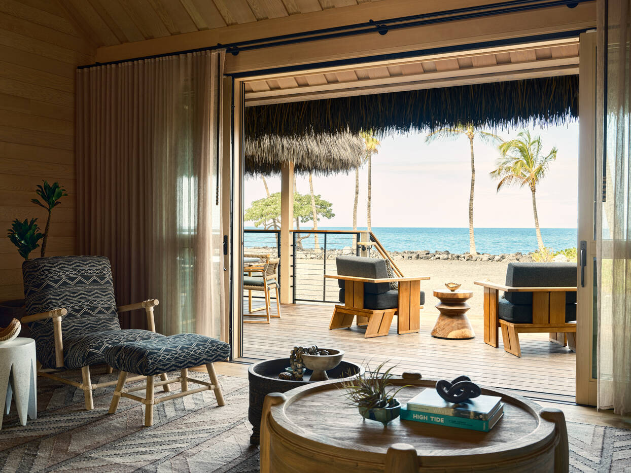 OCEAN FRONT TWO BEDROOM SUITE KAUHALE