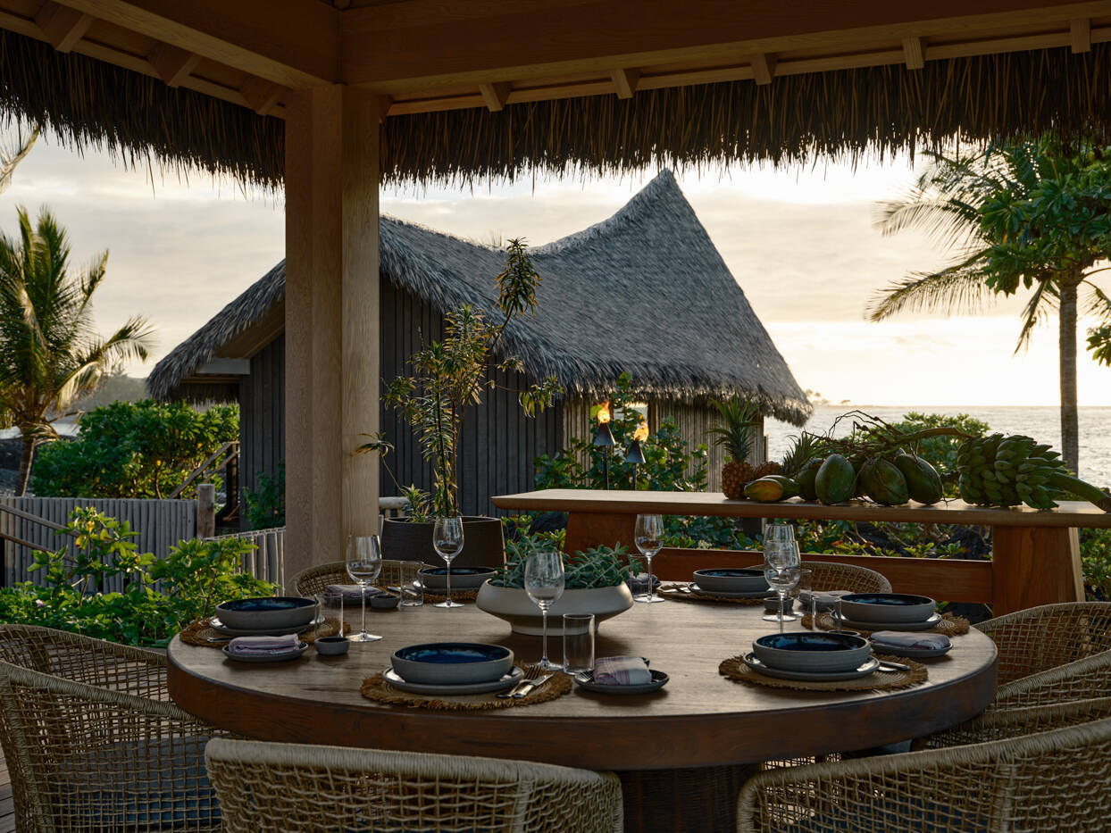 OCEAN FRONT FOUR BEDROOM MAEHALAWU KAUHALE