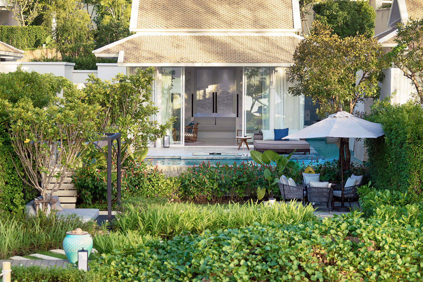 Deluxe Garden Pool Suite King