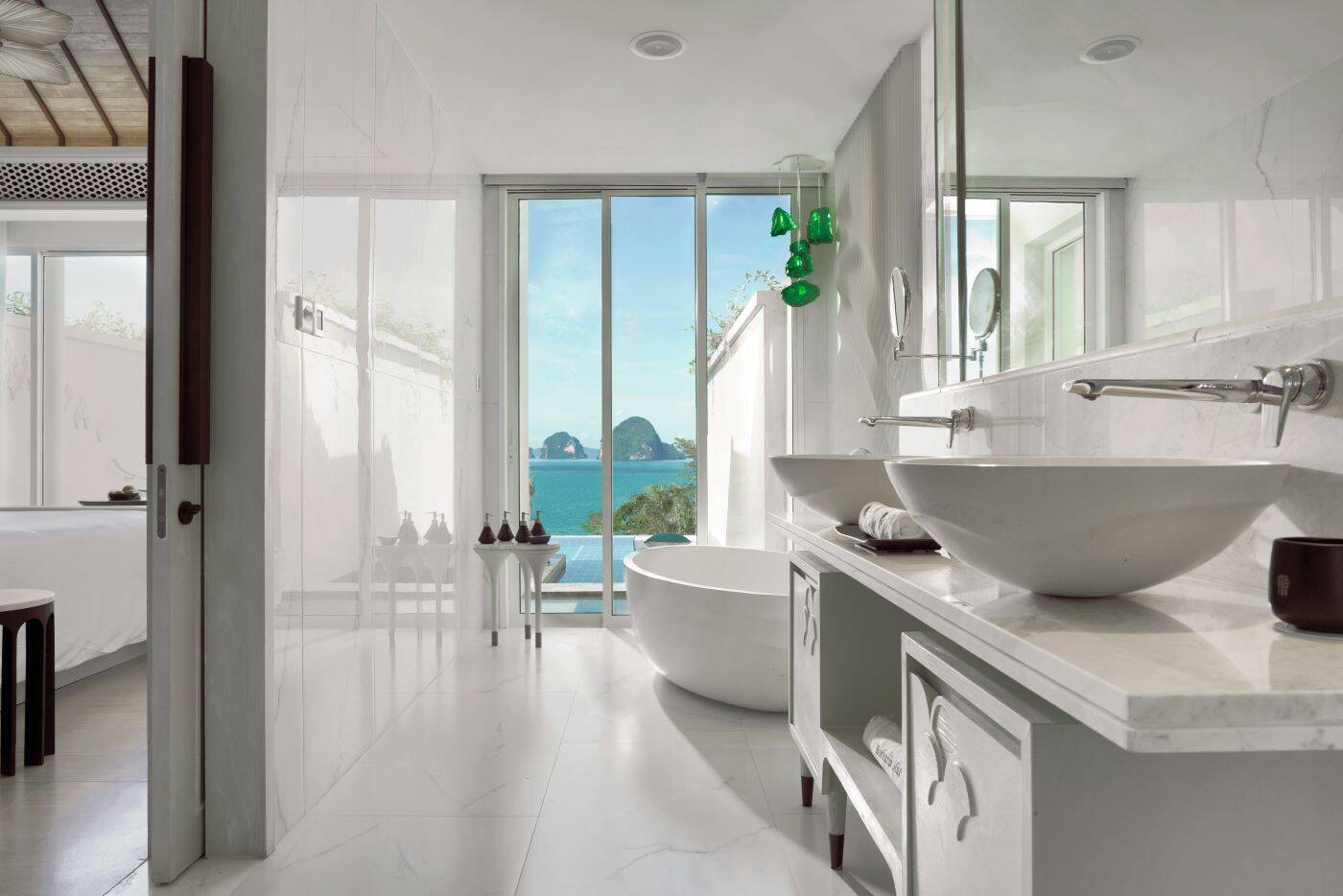 Premium Ocean Pool Suite King