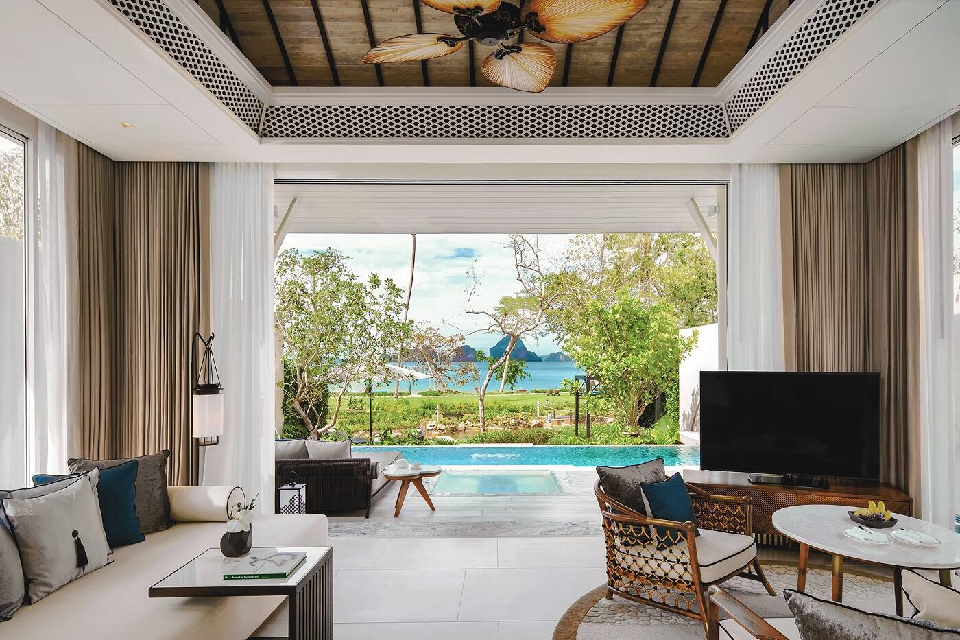 Beachfront Pool Villa